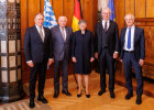 V.l.n.r.: Bezirkstagspräsident Henry Schramm, Ministerpräsident a.D. Dr. Günther Beckstein, Regierungspräsidentin von Oberfranken Heidrun Piwernetz, Dr. Hans-Joachim Heßler, Präsident des Bayerischen Verfassungsgerichtshofs und des Oberlandesgerichts München, Dr. Klaus Rupprecht, Leiter des Staatsarchivs Bamberg